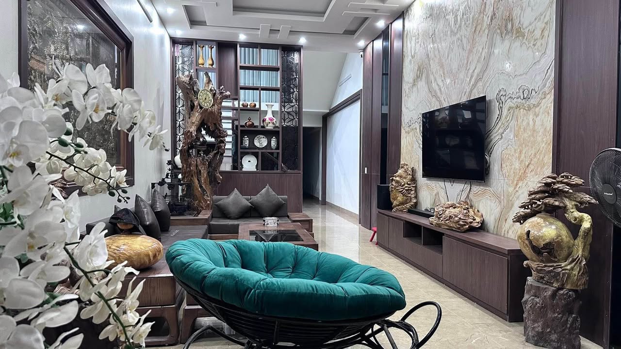 Nhà 3.5 tầng Đường Lê Lợi, TP Lào Cai 73.2m² giá 3 tỷ - Về ở ngay!