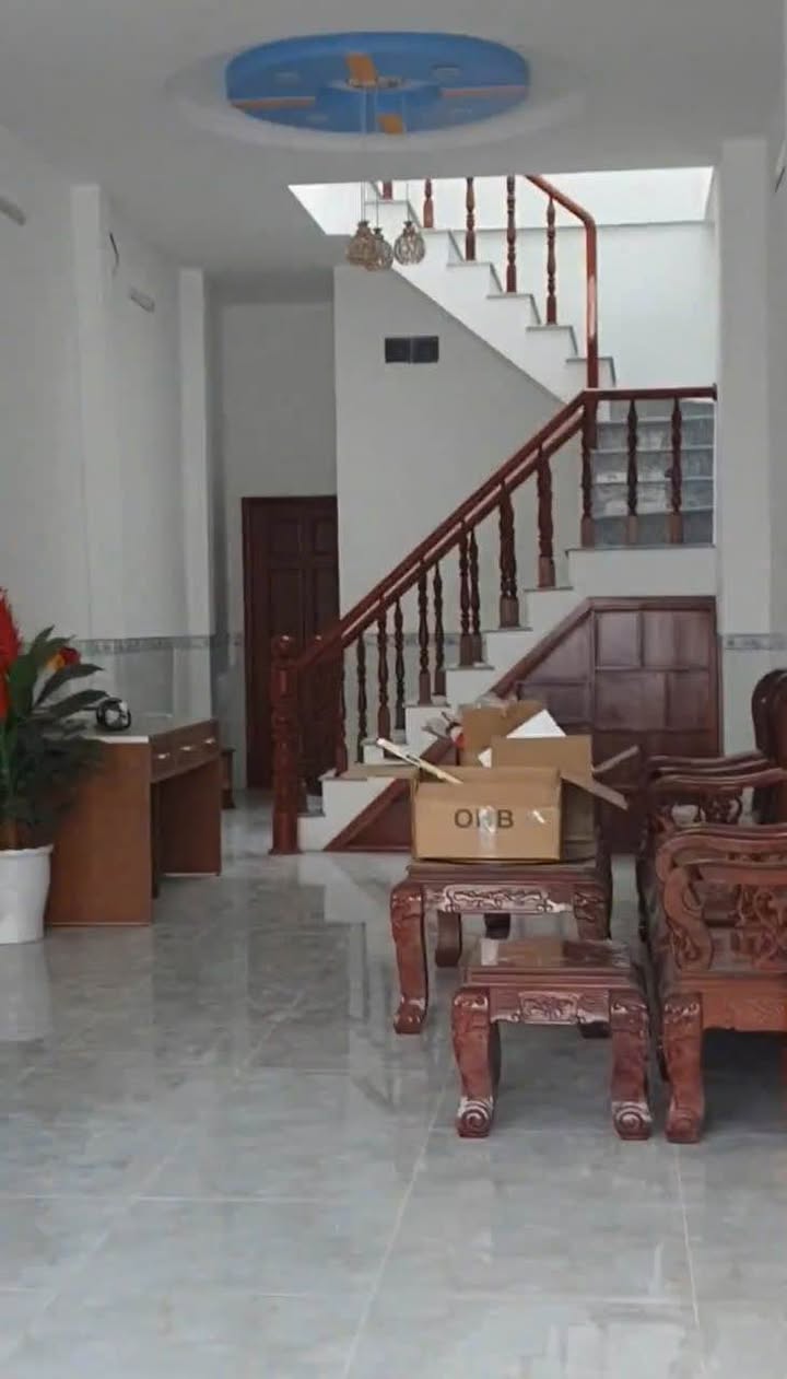 Nhà Trệt Lầu Hẻm 218 Trần Hưng Đạo 74m² giá 5.5 tỷ - Hoàn công, chính chủ bán gấp!