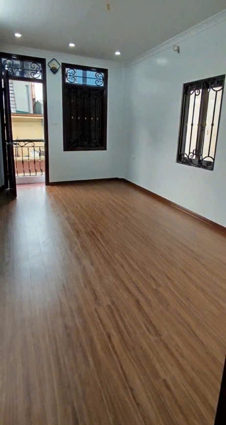 FrontHouse Lĩnh Nam 35m² giá 8 tỷ - Mặt ngõ thông kinh doanh, lô góc!