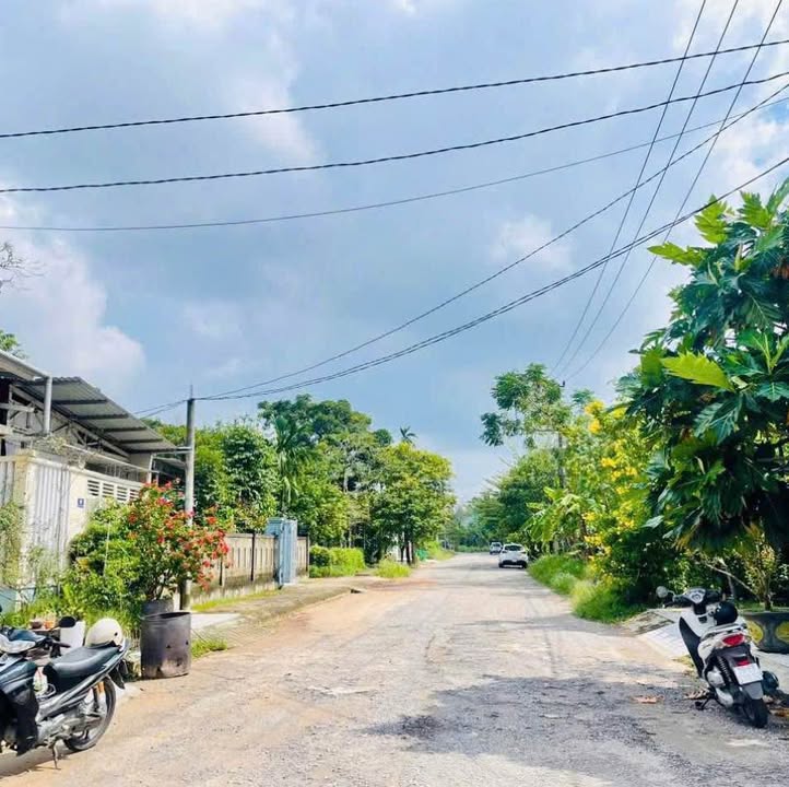 Đất nền Dương Quảng Hàm, Thủy Xuân 100m² giá 2.1 tỷ - Vị trí đẹp, không ngập lụt!