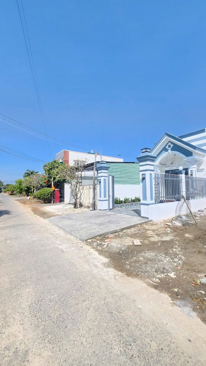 Nhà Mái Thái Hẻm 91 Trần Phú, Hòa Thành, 136m² giá 1.97 tỷ - Nở hậu thuận lợi cho gia đình!