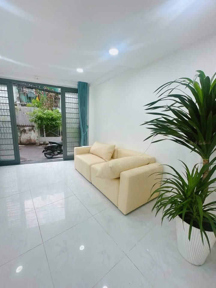 Nhà mặt tiền Phan Tầy Hồ, Phú Nhuận 33m² giá 6.5 tỷ - Khu VIP, sẵn sàng ở ngay!