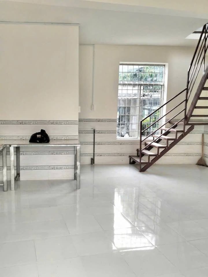 Nhà liền kề phường Long Hương Bà Rịa 2 phòng ngủ giá 2.5 triệu - Lý tưởng cho gia đình nhỏ!