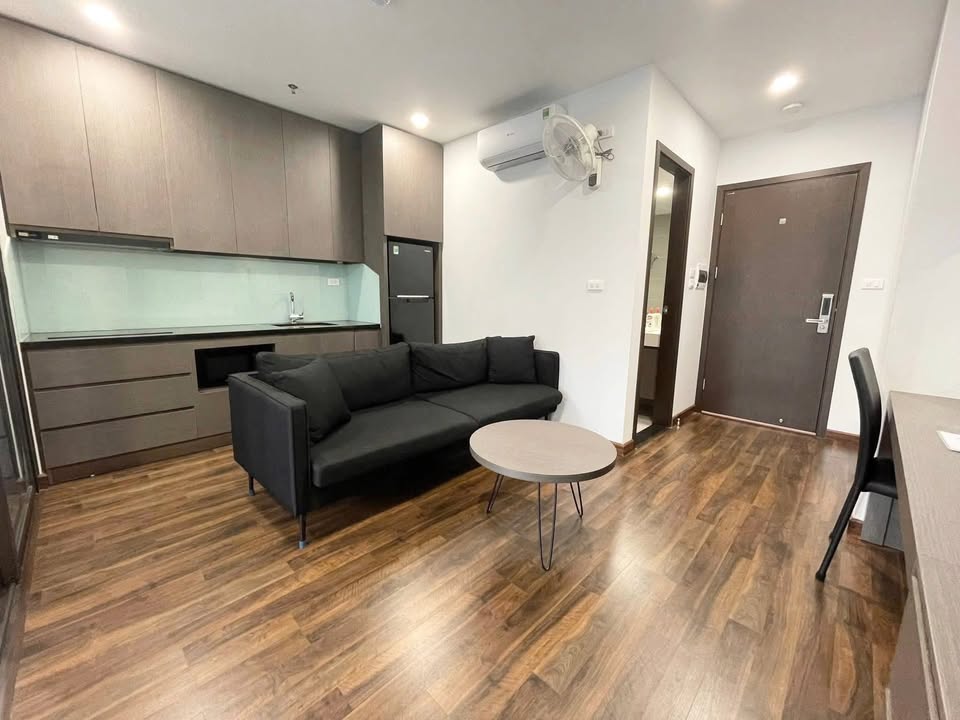 Căn hộ Đội Cấn 50m² giá thỏa thuận - Ban công rộng thoáng, full nội thất!