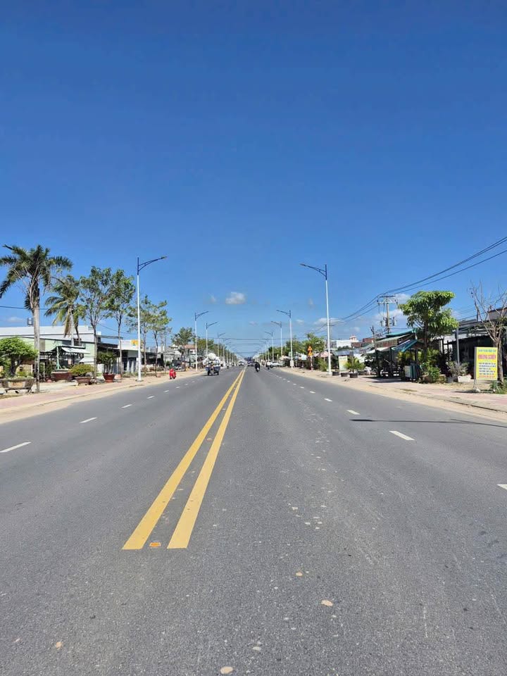 Đất nền mặt tiền Nguyễn Chí Thanh, Tây Ninh 210m² - Đầu tư sinh lời ngay!