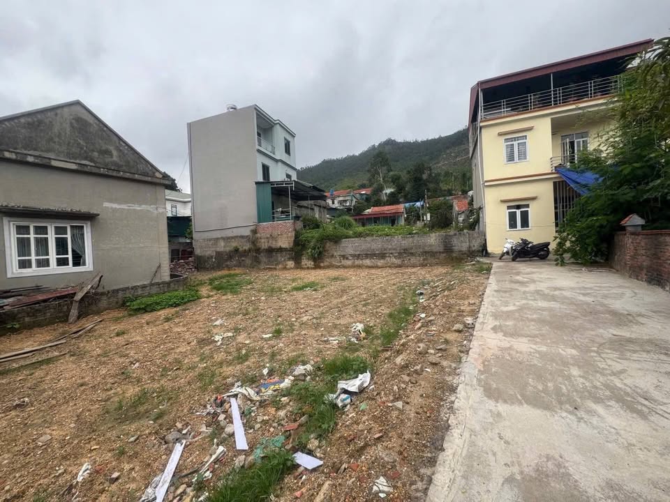 Đất nền Phường Quang Hanh 50m² giá 550 triệu - Hướng Đông, sổ hồng đầy đủ!