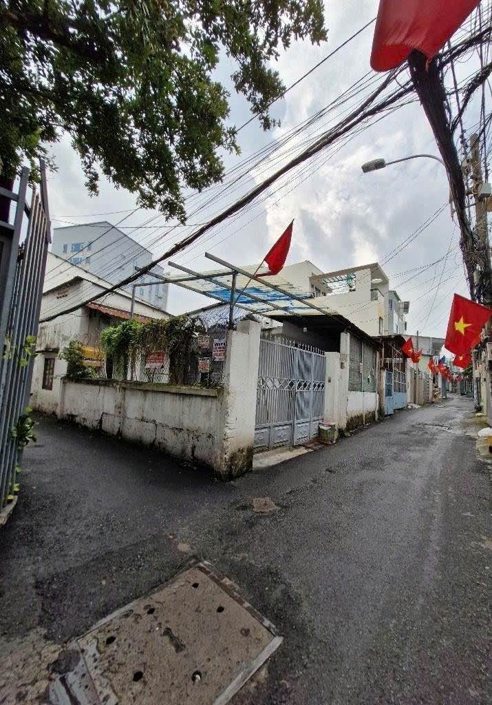 Đất Lê Văn Việt Quận 9 81m² giá chỉ 3.7 tỷ - Vị trí cực hiếm sẵn sàng xây mới!