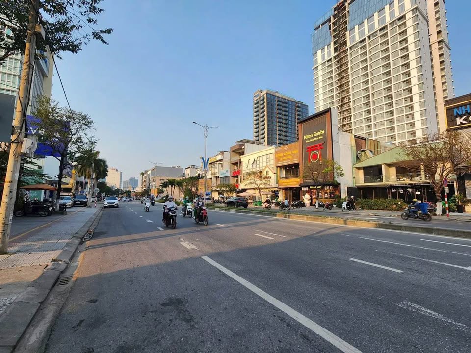 Cho thuê tòa nhà mặt tiền đường 2/9, quận Hải Châu - Diện tích 265m², giá 150 triệu/tháng