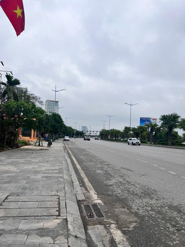 Cho thuê đất mặt đường QL18 phường Tuần Châu 5000m² - Phát triển mạnh mẽ tại Vin Hạ Long Xanh!