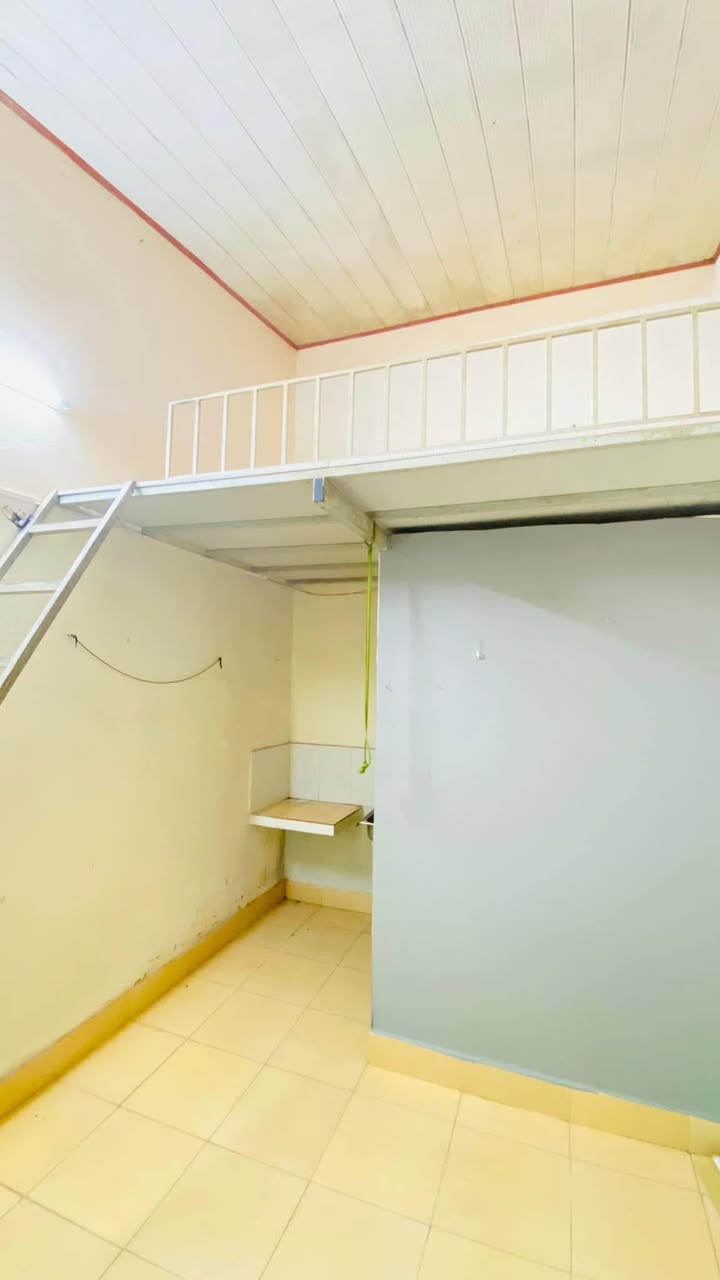 Phòng trọ Nguyễn Việt Hồng, Cần Thơ 24m² chỉ 1.8 triệu - Không gian yên tĩnh, an ninh!