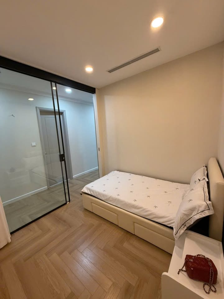 Căn hộ Times City 110m² giá 24 triệu - Căn góc đầy đủ nội thất, vào ở ngay!