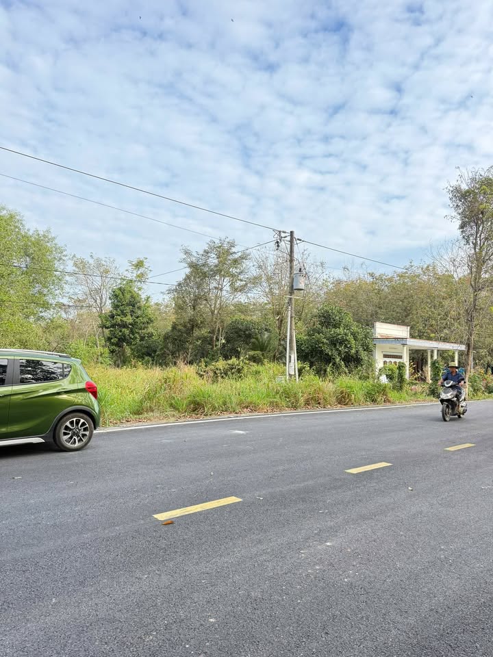 Đất nền mặt tiền đường số 10, Phường Minh Hưng, 185m² - Giá chỉ 750 triệu!