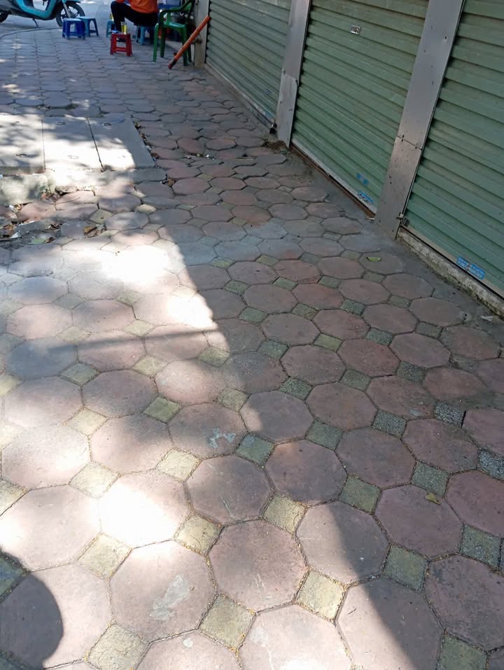 Cho thuê mặt bằng thương mại tại Tô Hiệu, Cầu Giấy 110m² giá 25 triệu - Vị trí đắc địa, vào làm ngay!