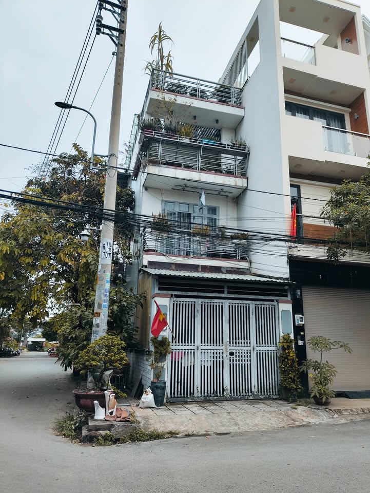 Nhà Căn Góc Ấp Tiền Lân 56m² giá 7.2 tỷ - Ô tô đỗ cửa, sẵn sàng vào ở!