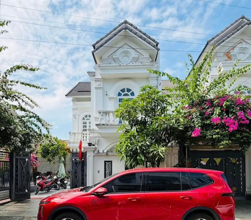 Biệt thự sân vườn Thạnh Xuân Quận 12, 342m² giá 9.8 tỷ - Không gian sống trong lành