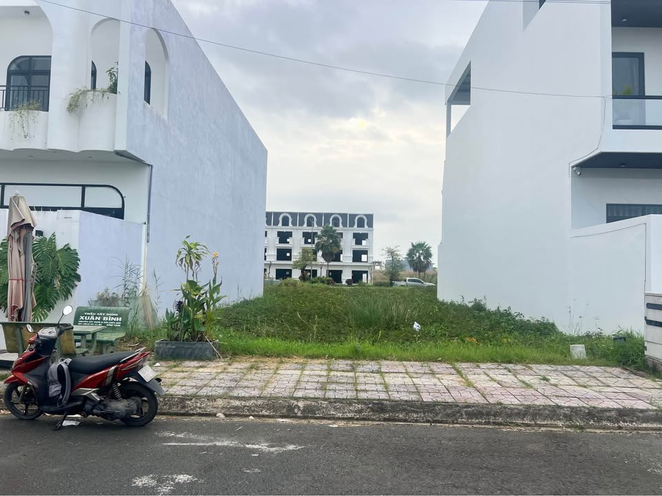 Đất nền Cà Mau 200m² giá 2.65 tỷ - Hướng Đông Bắc, sổ hồng chính chủ!