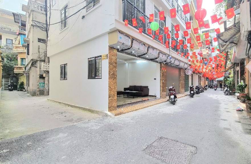 Nhà phố Cầu Giấy 53m² giá 21 tỷ - Ô tô tránh, 6 tầng thang máy
