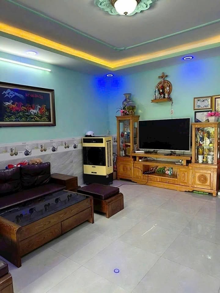 Nhà phố Tân Phú Trung, Củ Chi 100m² giá 3.3 tỷ - Vị trí kinh doanh đắc địa!