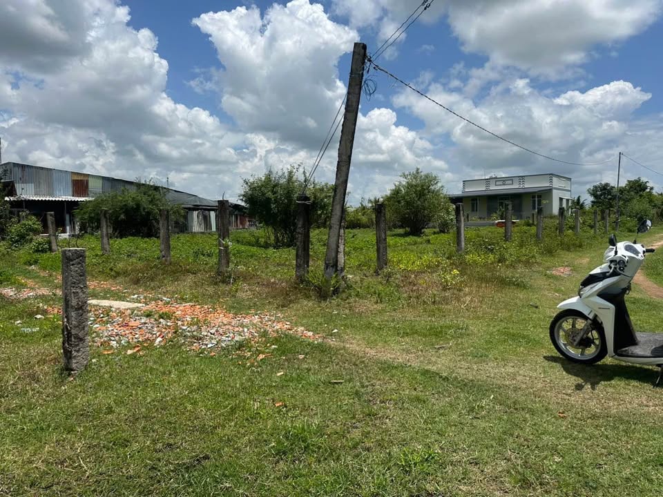 Đất cây trồng 100m² thôn Đại Lộc, chỉ 130 triệu - Cơ hội đầu tư tuyệt vời!