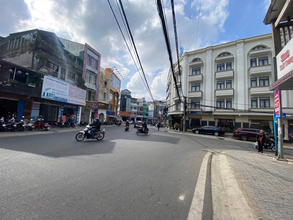 Nhà nguyên căn cho thuê Phan Đình Phùng, Đà Lạt 54m² giá 18 triệu - Khu vực sầm uất, tiện kinh doanh!