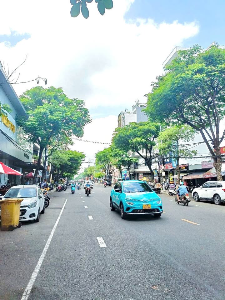 Văn phòng 7 tầng góc 2 mặt tiền Đống Đa, 100m² giá 30 tỷ - Đầu tư sinh lời ngay!