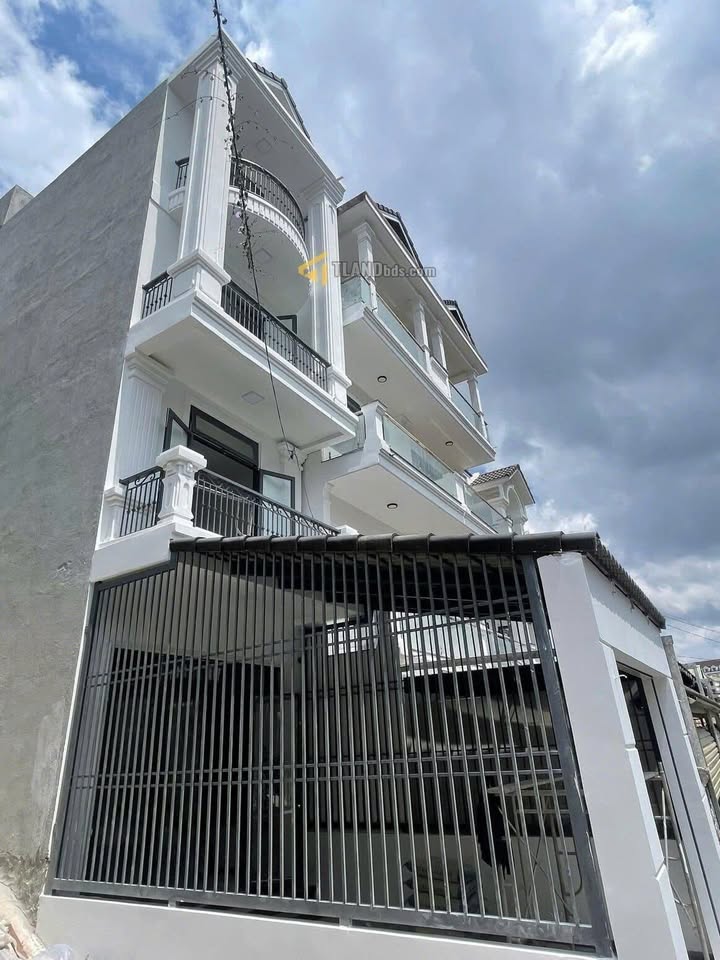 Nhà phố Đào Duy Từ Đà Lạt 94.5m² giá 8.8 tỷ - Sẵn sàng vào ở ngay!