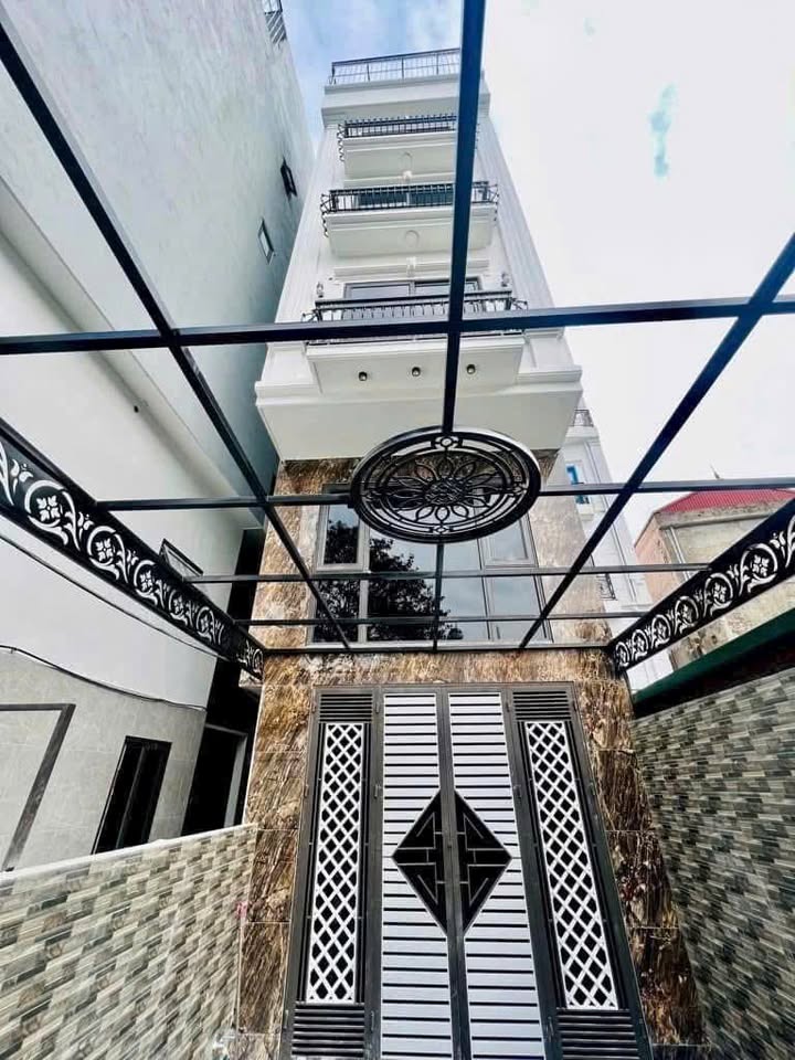 Nhà 6 tầng phố Sài Đồng, Long Biên 50m² giá 6.7 tỷ - Thiết kế hiện đại, thang máy sang trọng!