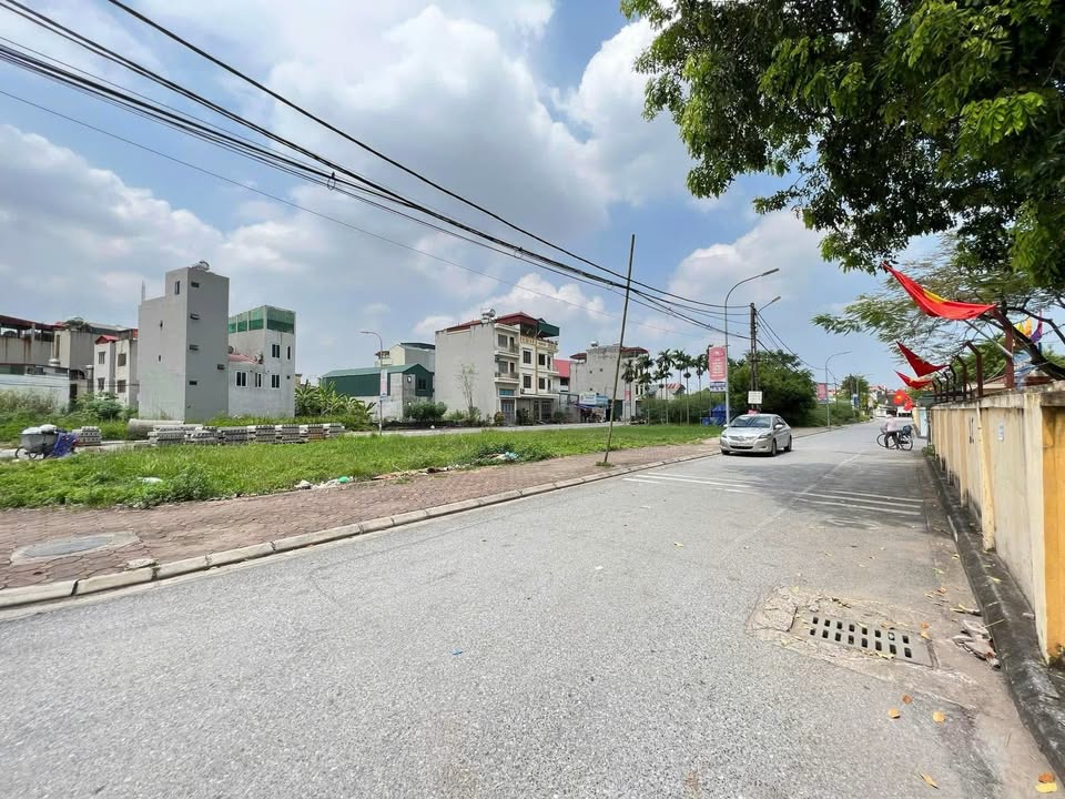 Đất nền Đông Dư Gia Lâm 57m² giá thỏa thuận - Sổ đỏ chính chủ, giao thông thuận tiện!