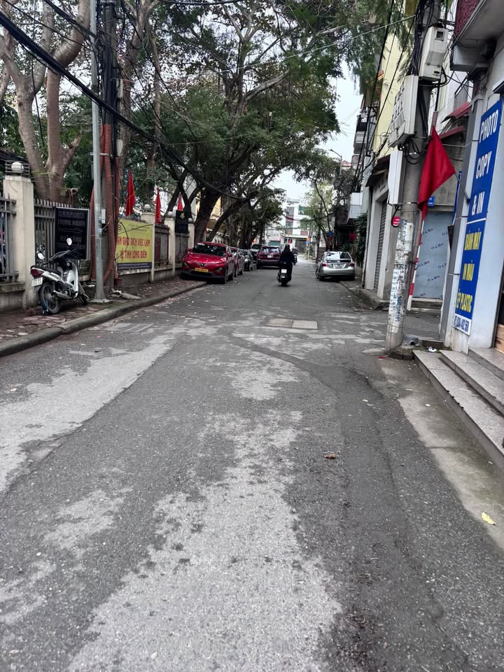 Bán nhà FrontHouse phố Hoa Lâm, Long Biên 83m² - Thiết kế hiện đại, ô tô vào nhà!