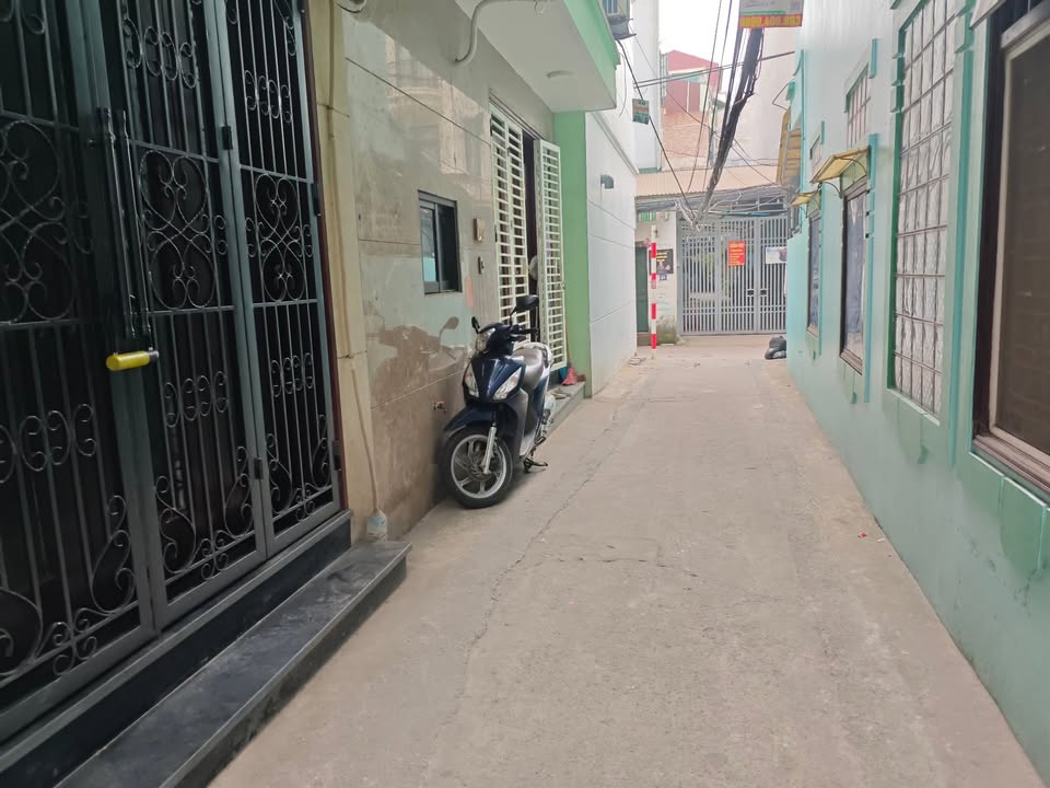 Đất nền Giang Biên 54m² giá 5.5 tỷ - Vị trí đẹp, ô tô vào tận nơi!