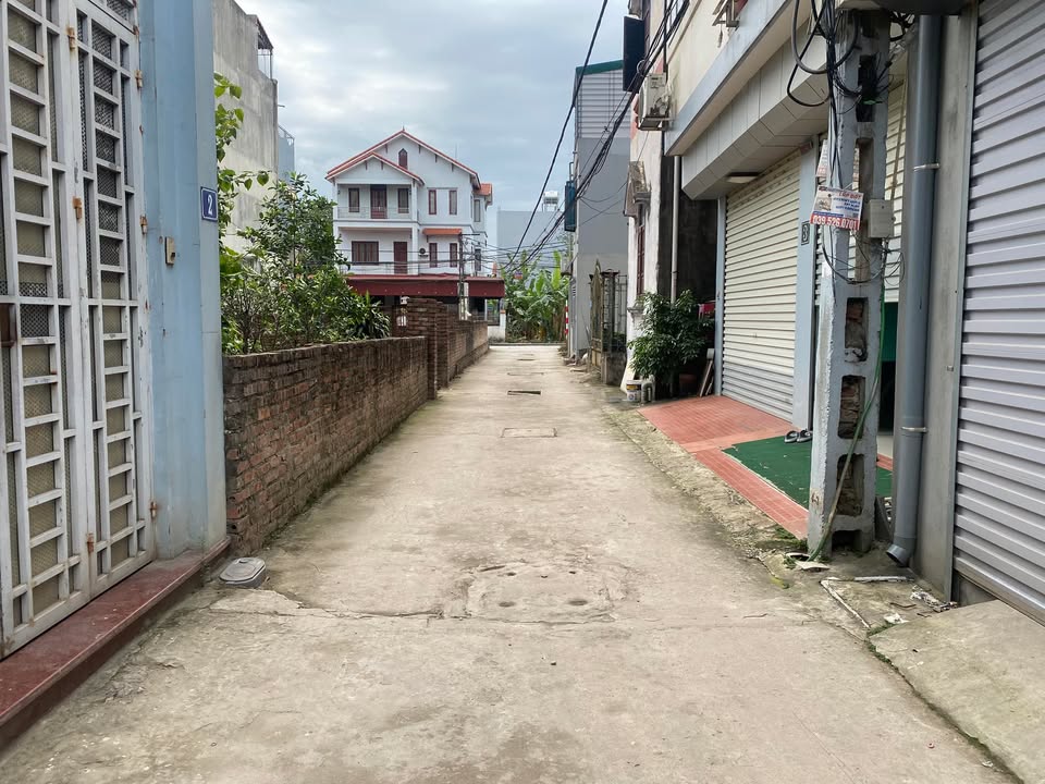 Đất nền Cự Khối Long Biên 36m² giá 2.99 tỷ - Lô góc tiện ích tuyệt vời!