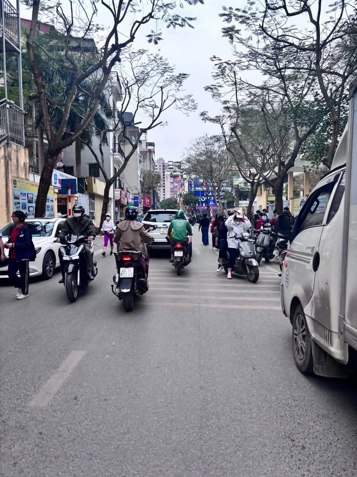 Bán đất mặt phố Hoàng Như Tiếp 180m² - Đầu tư kinh doanh tiềm năng!