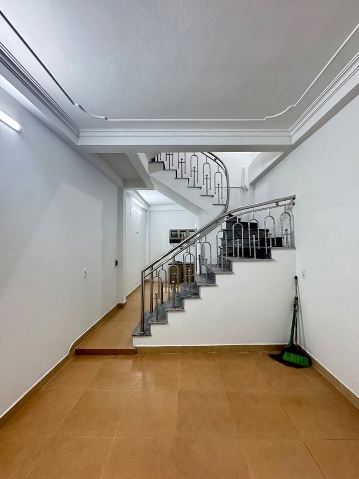 Nhà phố Ngọc Thụy, Long Biên 31m² giá 4.88 tỷ - Sổ đỏ chính chủ, giao dịch ngay!