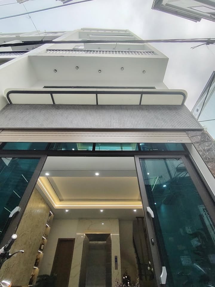 Nhà riêng Bồ Đề 41m² giá 10.95 tỷ - Lô góc ô tô, thiết kế hiện đại!