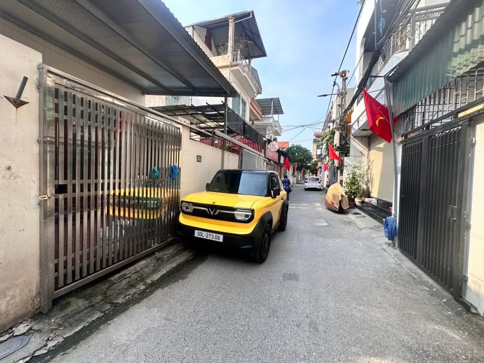 Nhà riêng Giang Biên Long Biên 30m² giá 5.8 tỷ - Thiết kế hiện đại, vị trí đắc địa!