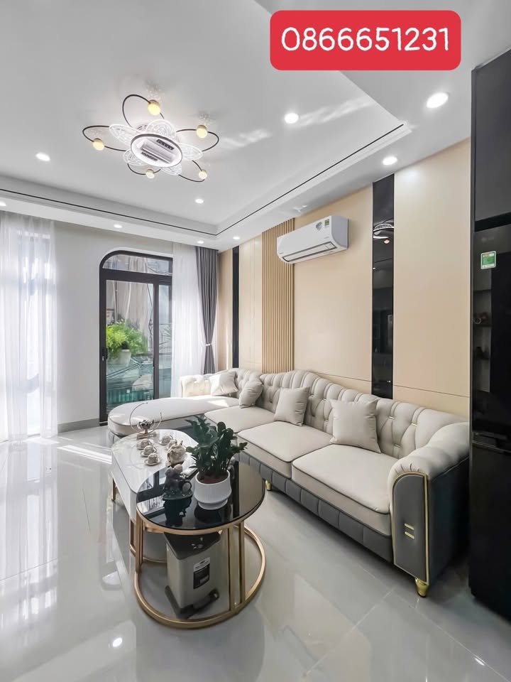 Nhà 6 tầng Thạch Bàn, Long Biên 39m² giá 12 tỷ - Thiết kế sang trọng, đầy đủ tiện nghi!