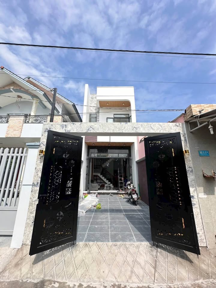 Nhà hiện đại KP3 - Phường 9, Mỹ Tho 80m² giá 2.48 tỷ - Sẵn sàng vào ở!