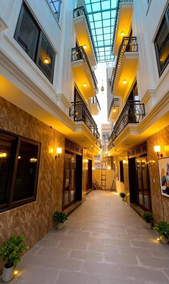 Nhà phố Xuân Đỉnh 31m² giá 8.98 tỷ - Thang máy ngoại nhập, sẵn sàng ở ngay!