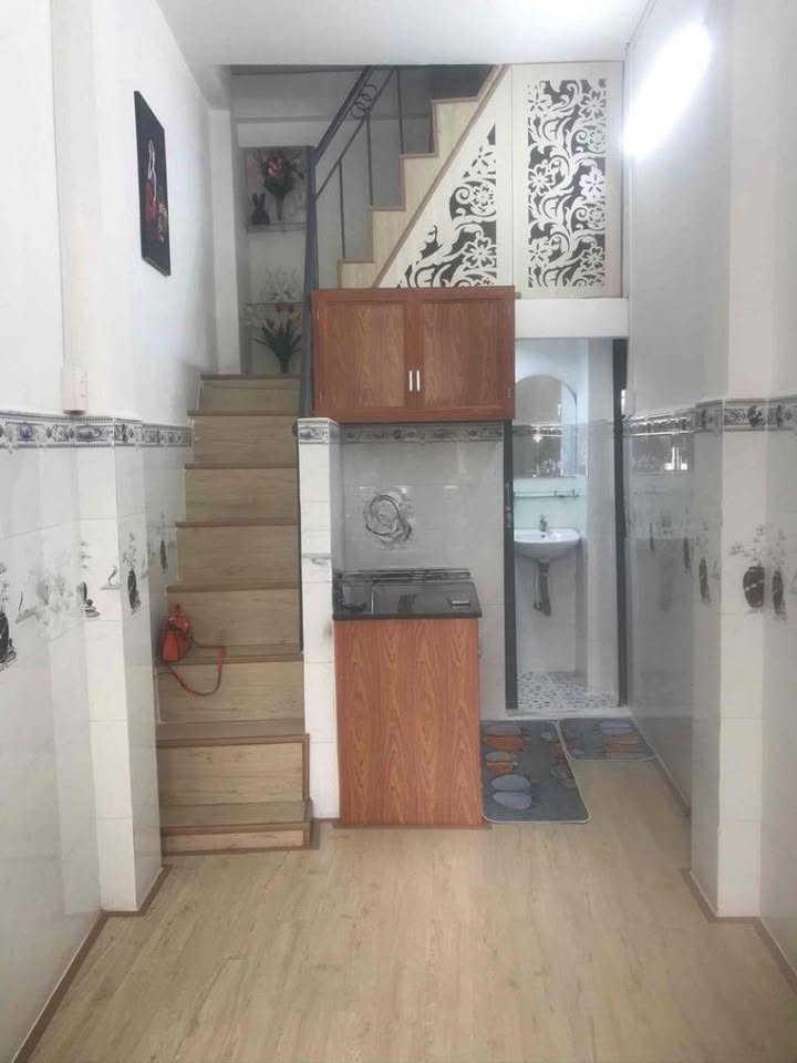 Nhà riêng 616 CMT8, Quận 3, 15m² giá 2.6 tỷ - Gần ga Metro và công viên