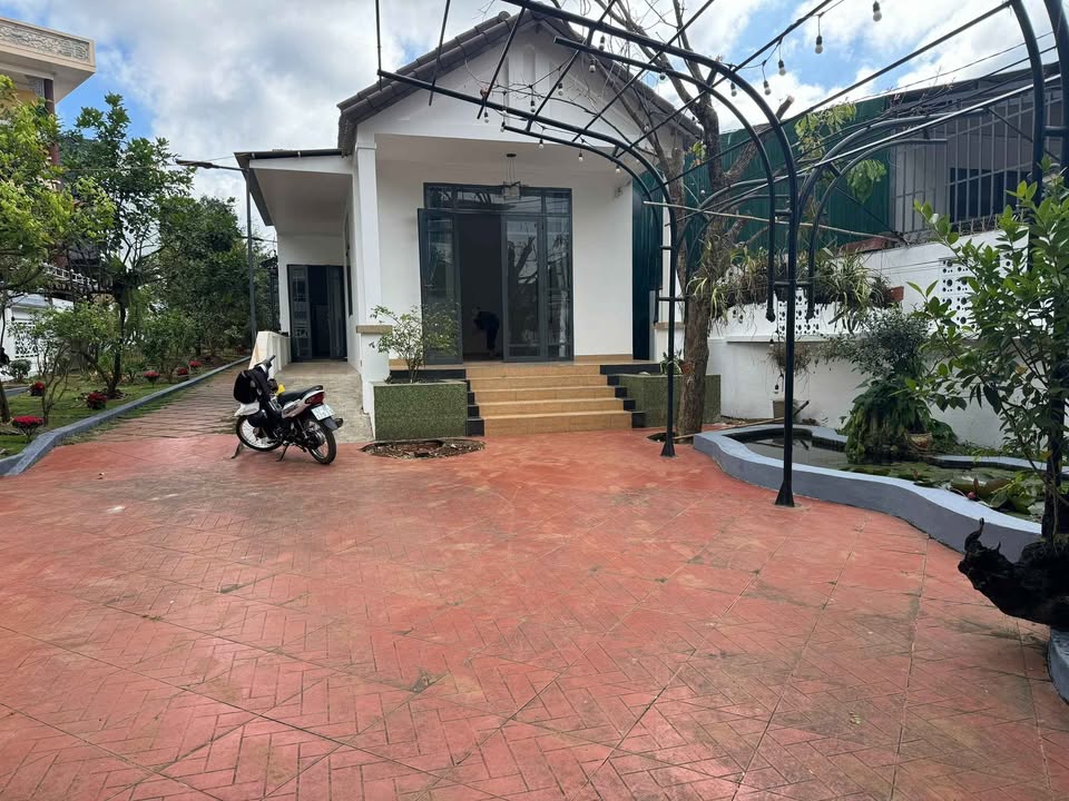 Biệt thự sân vườn Tạ Quang Bửu Buôn Ma Thuột 1300m² giá 6.8 tỷ - Cơ hội tuyệt vời cho đầu tư!