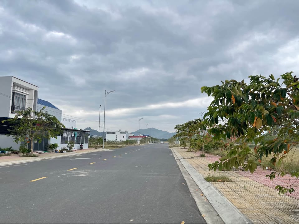 Đất tái định cư Vạn Ninh Khánh Hòa 100m² giá 1,5 tỷ - Cơ hội đầu tư sinh lời!