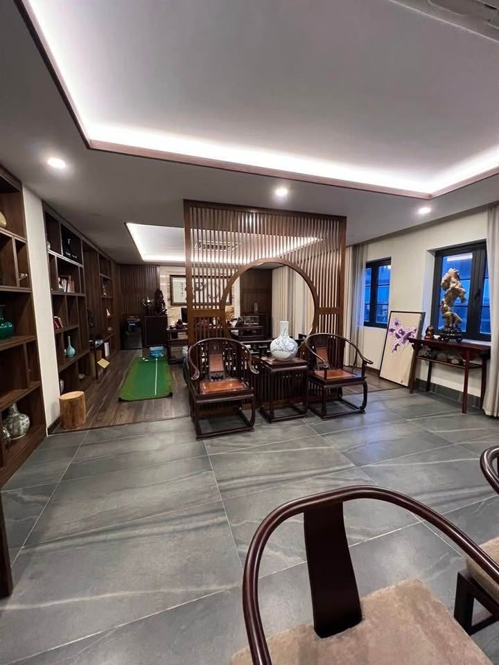 Cho thuê văn phòng FIVE STAR Đình Thôn 318m² giá thỏa thuận - Vị trí VIP, dòng tiền ổn định!