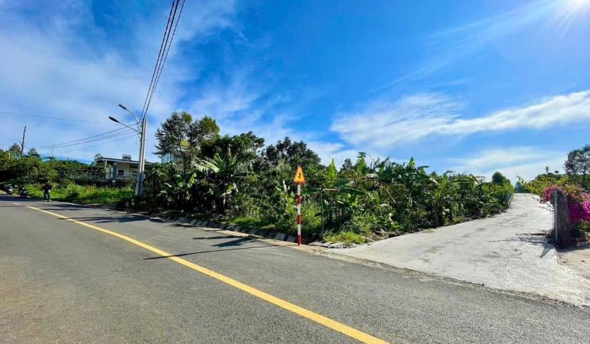 Đất hẻm 88 Lữ Gia, Bảo Lộc 587m² giá 4.2 tỷ - Mặt tiền 2 hướng!