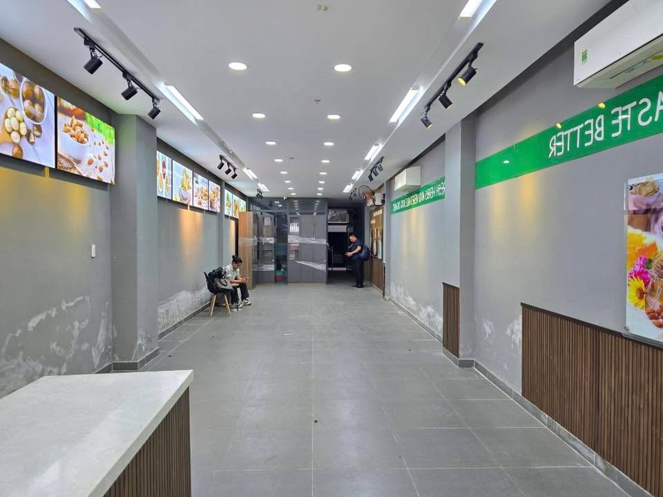 Nhà mặt tiền đường Lý Phục Man, Quận 7 - Diện tích 116m², Giá 18.8 tỷ - Cơ hội đầu tư tuyệt vời!