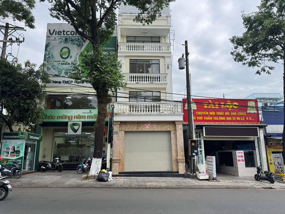 Cho thuê nguyên căn mặt tiền Nguyễn Trung Trực 126m² giá thỏa thuận - Địa điểm kinh doanh lý tưởng!