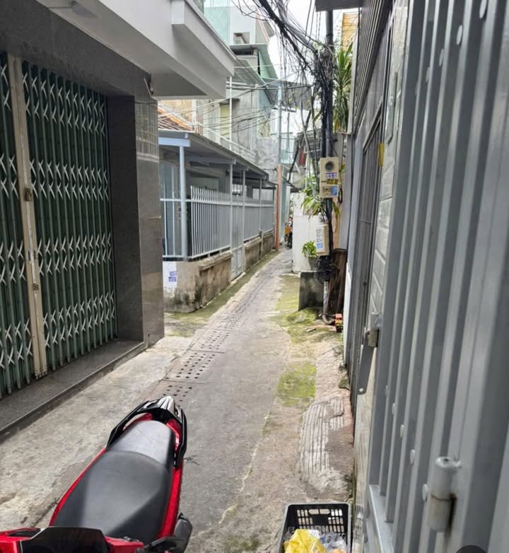 Nhà 2 tầng Nha Trang 42,3m² giá 4.5 tỷ - Gần đường Hồng Bàng!