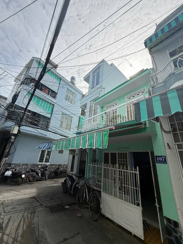 Nhà bán góc Khóm Quốc Tuấn - Nha Trang 28m² giá 3.1 tỷ - Sẵn sàng vào ở!