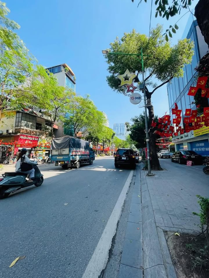 Nhà mặt phố Nguyễn Thái Học, Đống Đa 74m² giá 58.5 tỷ - Cơ hội đầu tư đắc địa!