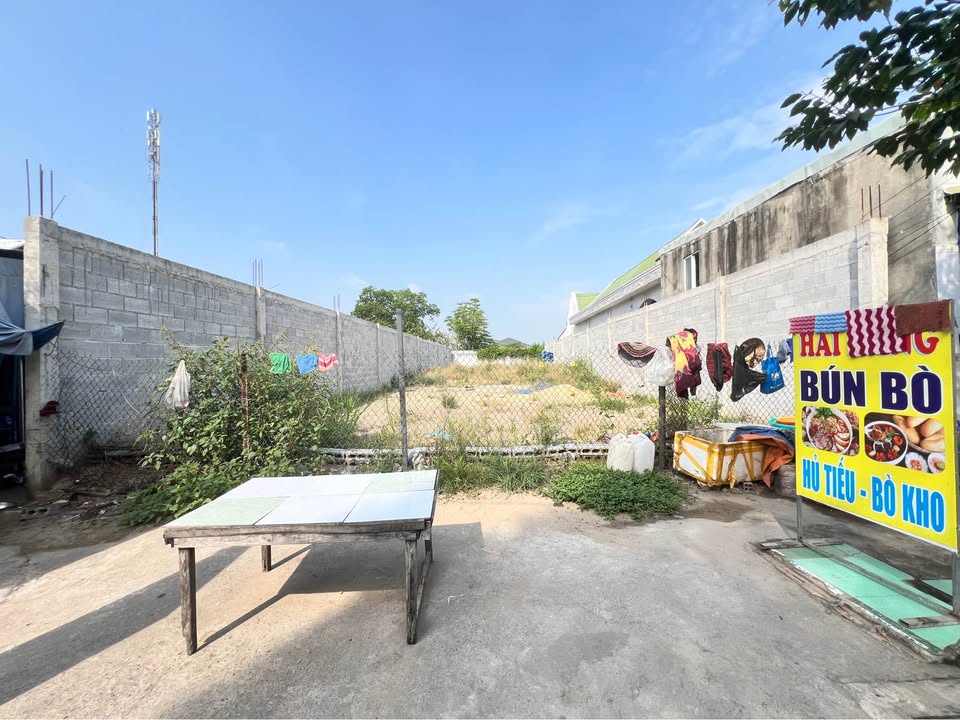 Mặt bằng kinh doanh đường Giồng Lớn, Mỹ Hạnh Nam, Đức Hòa 400m² - Vị trí đắc địa đối diện Trung tâm Hành chính