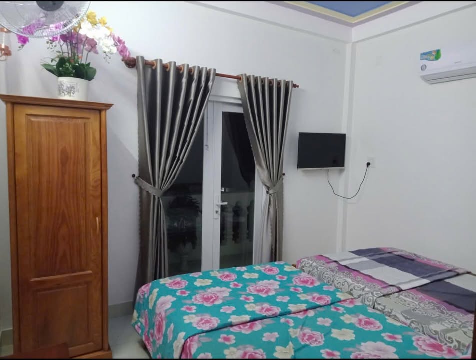 Nhà nghỉ mặt tiền Quốc lộ 1A, Phù Cát, 160m² chỉ 3 tỷ - Kinh doanh thu nhập ổn định!